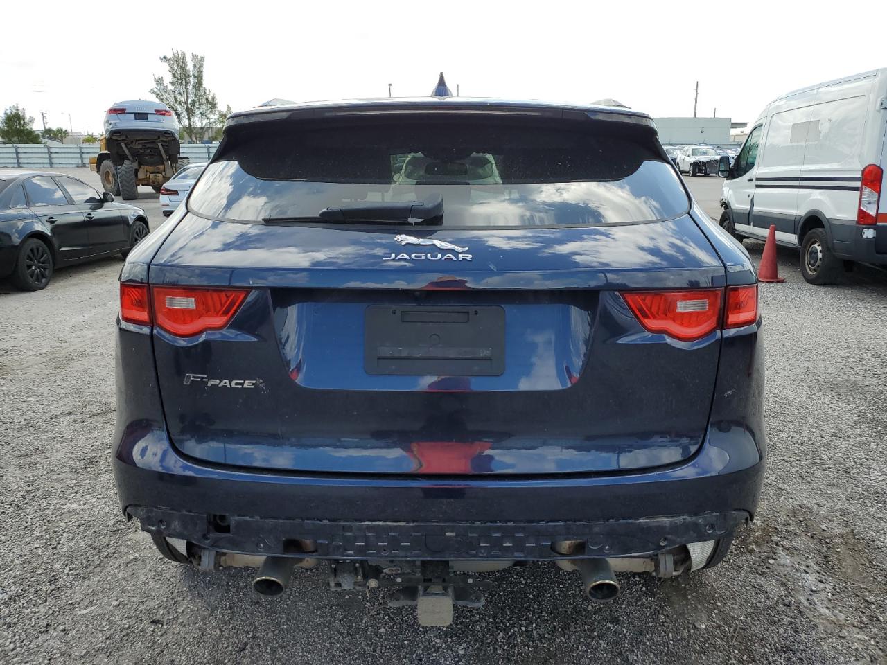 SADCJ2FX7JA264049 2018 Jaguar F-Pace Premium