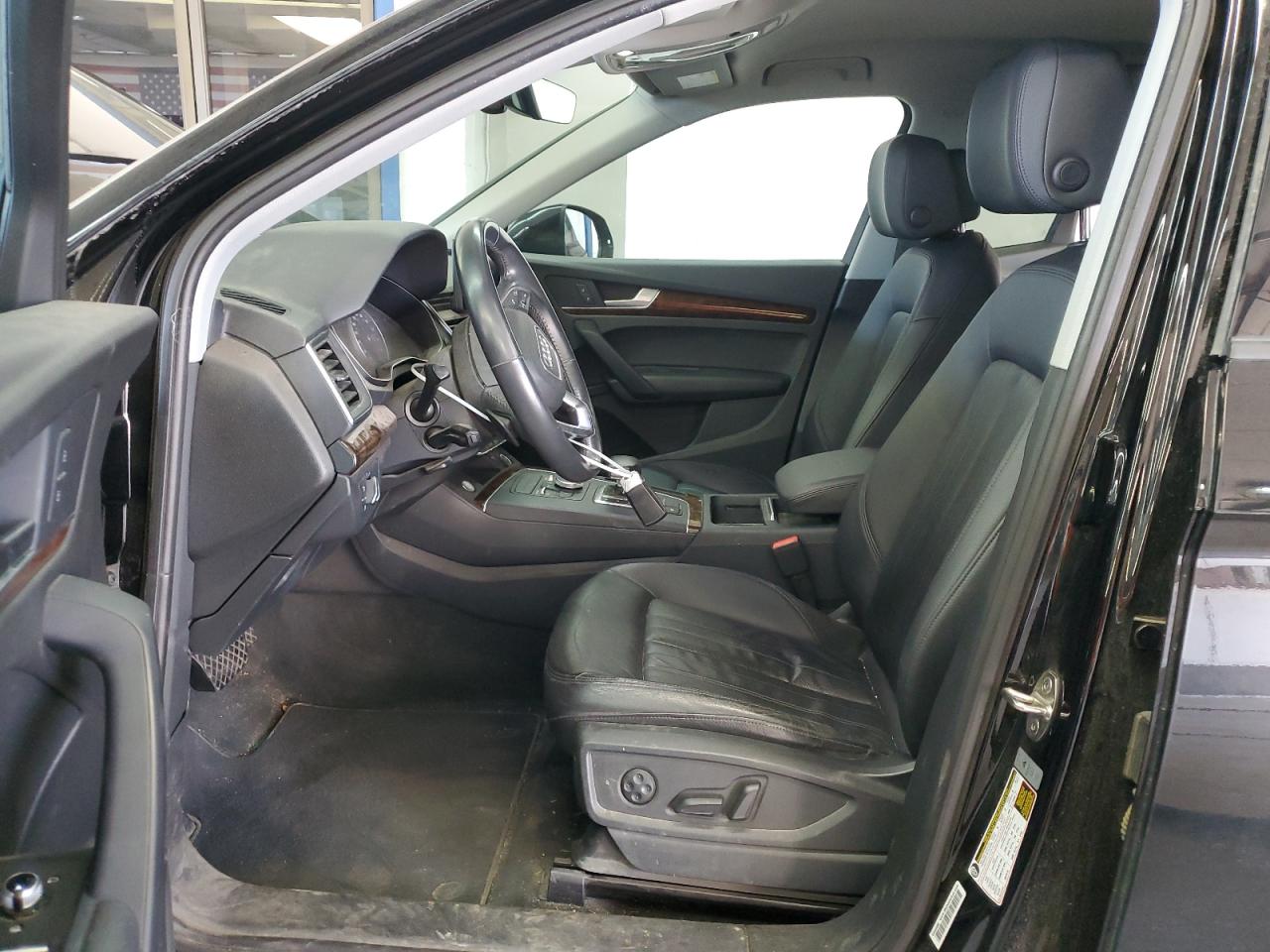 WA1ANAFY1J2140731 2018 Audi Q5 Premium