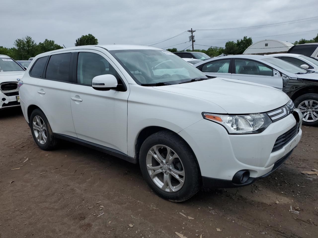 JA4AD3A34EZ005735 2014 Mitsubishi Outlander Se