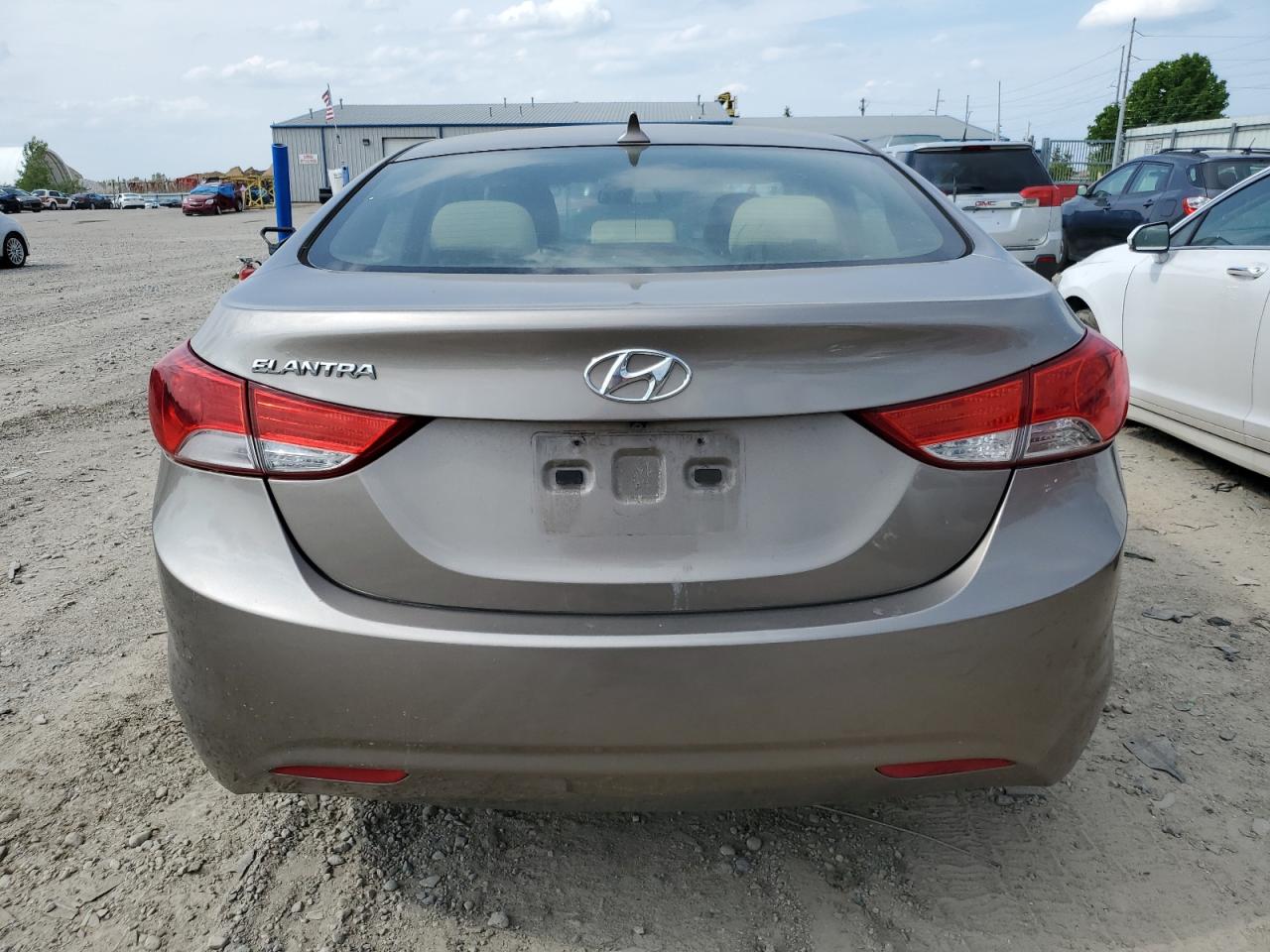 5NPDH4AE8BH002337 2011 Hyundai Elantra Gls