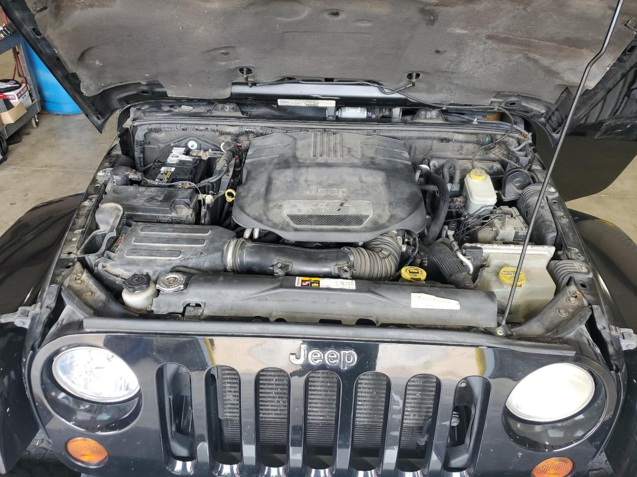 1C4HJWEG0DL524259 2013 Jeep Wrangler Unlimited Sahara