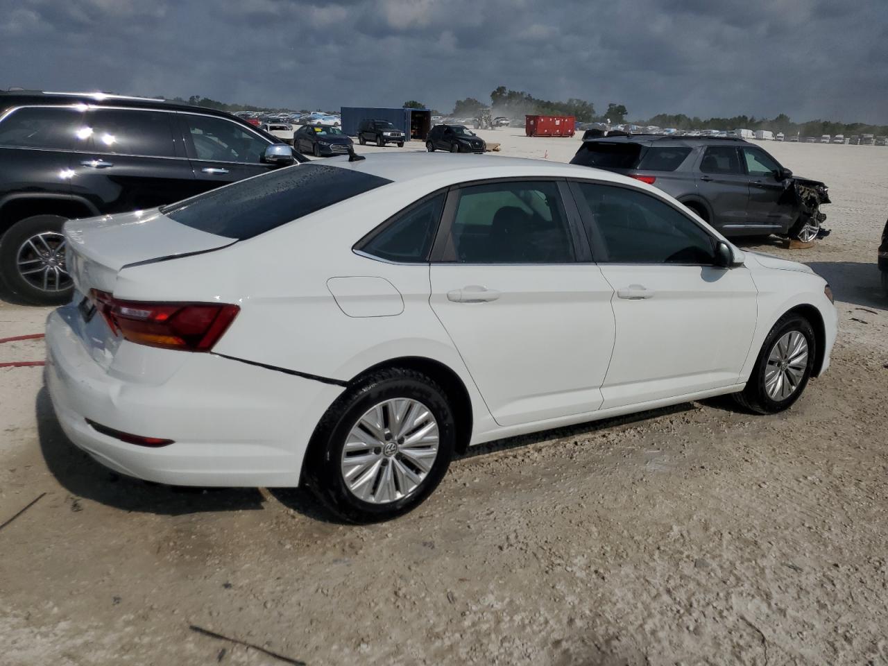 3VWCB7BU2KM249879 2019 Volkswagen Jetta S