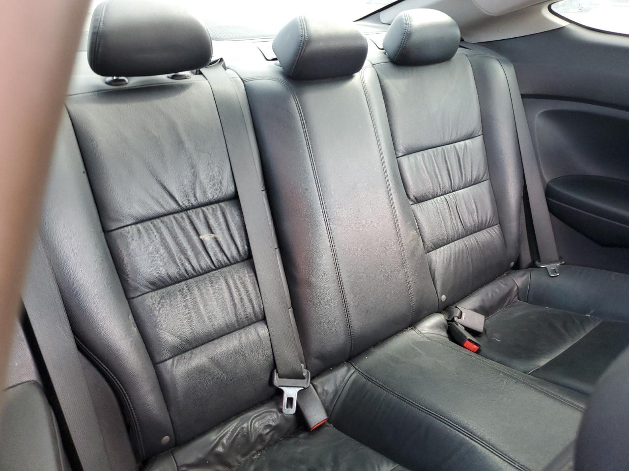 1HGCS2B80AA003662 2010 Honda Accord Exl