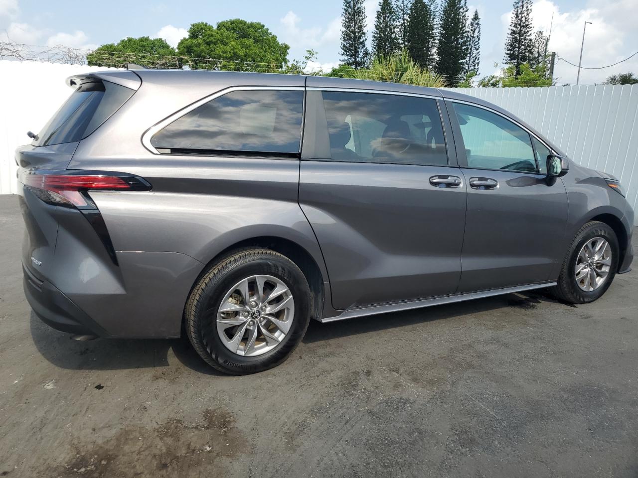 5TDKRKEC0NS094219 2022 Toyota Sienna Le