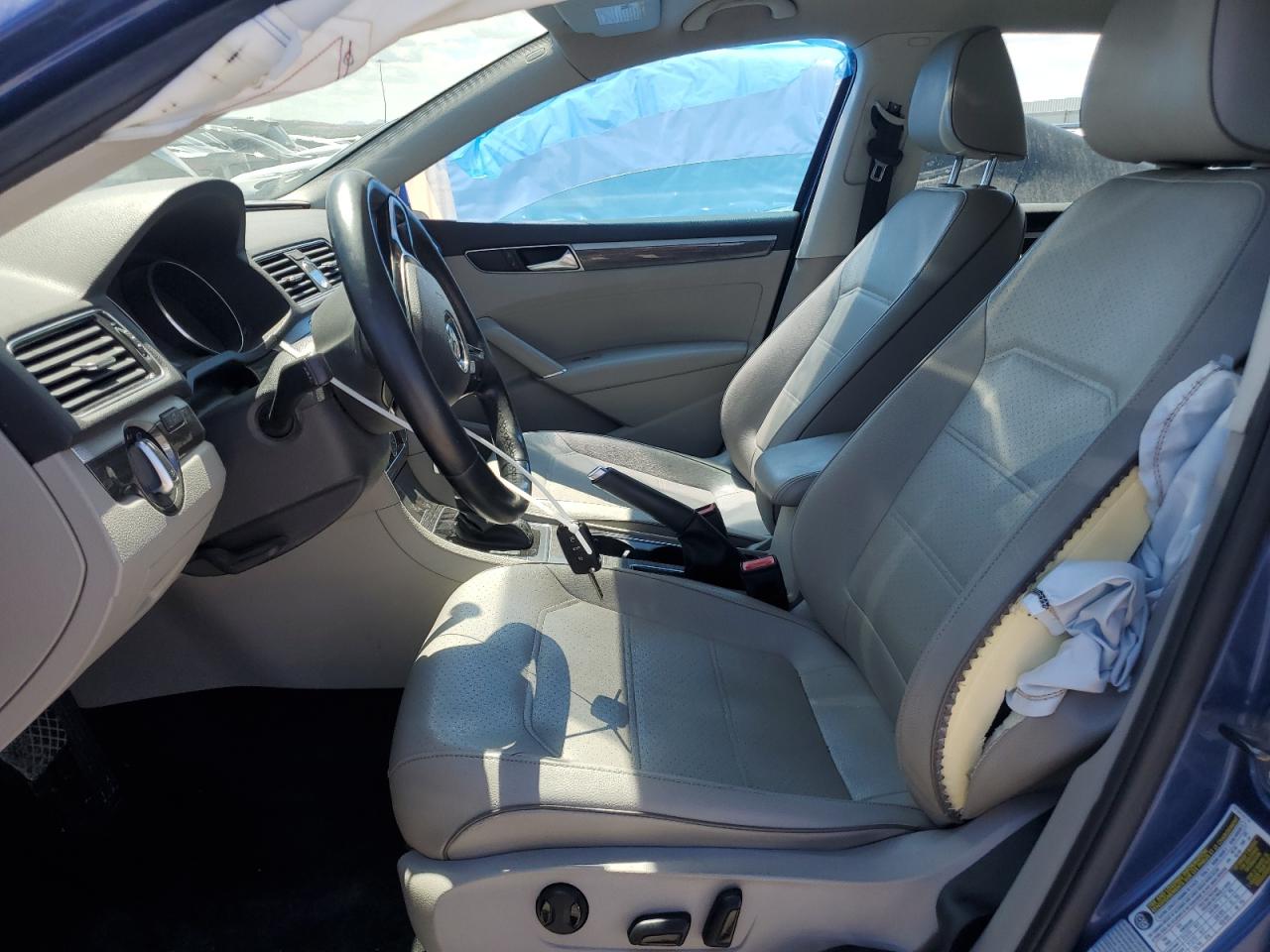 1VWBT7A34HC057729 2017 Volkswagen Passat Se