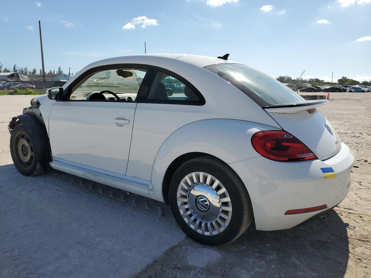 3VWH07AT3GM619037 2016 Volkswagen Beetle Se