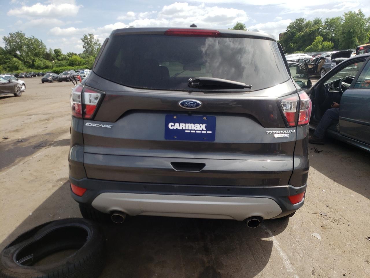 1FMCU9J94HUA30959 2017 Ford Escape Titanium