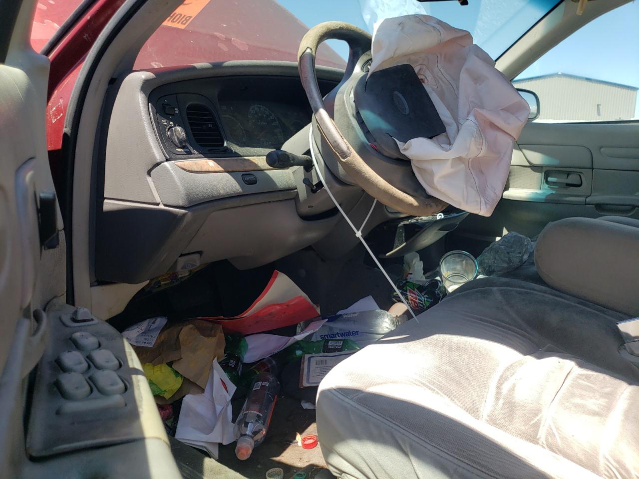 2FAFP74W1WX102498 1998 Ford Crown Victoria Lx