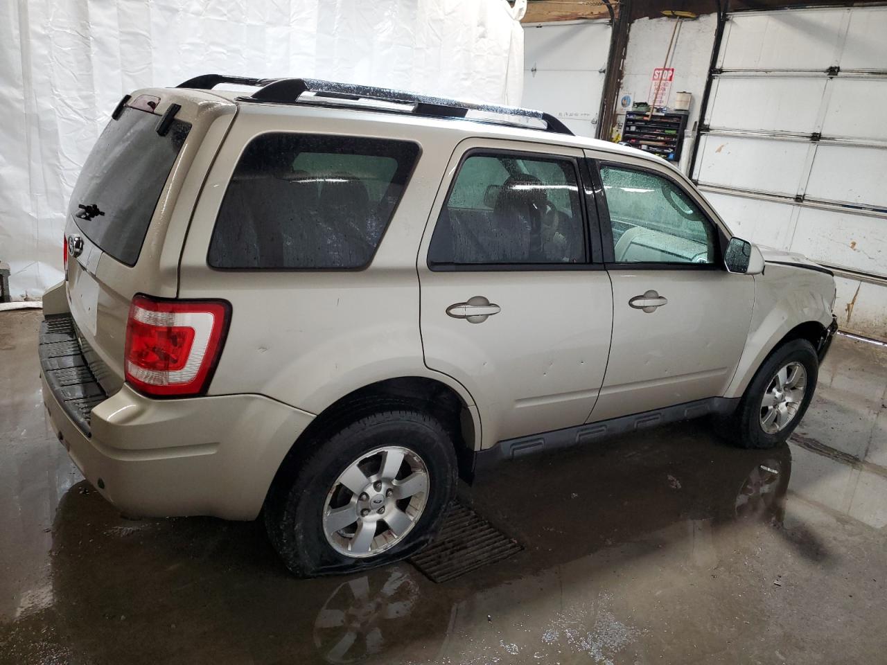 1FMCU0E70BKA78174 2011 Ford Escape Limited