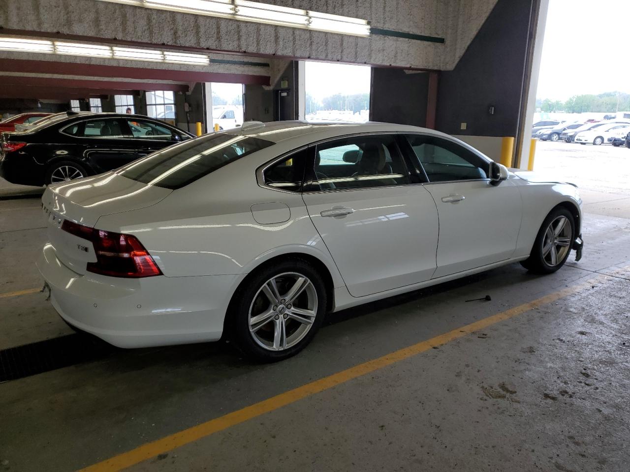 LVY102MK7JP055820 2018 Volvo S90 T5 Momentum