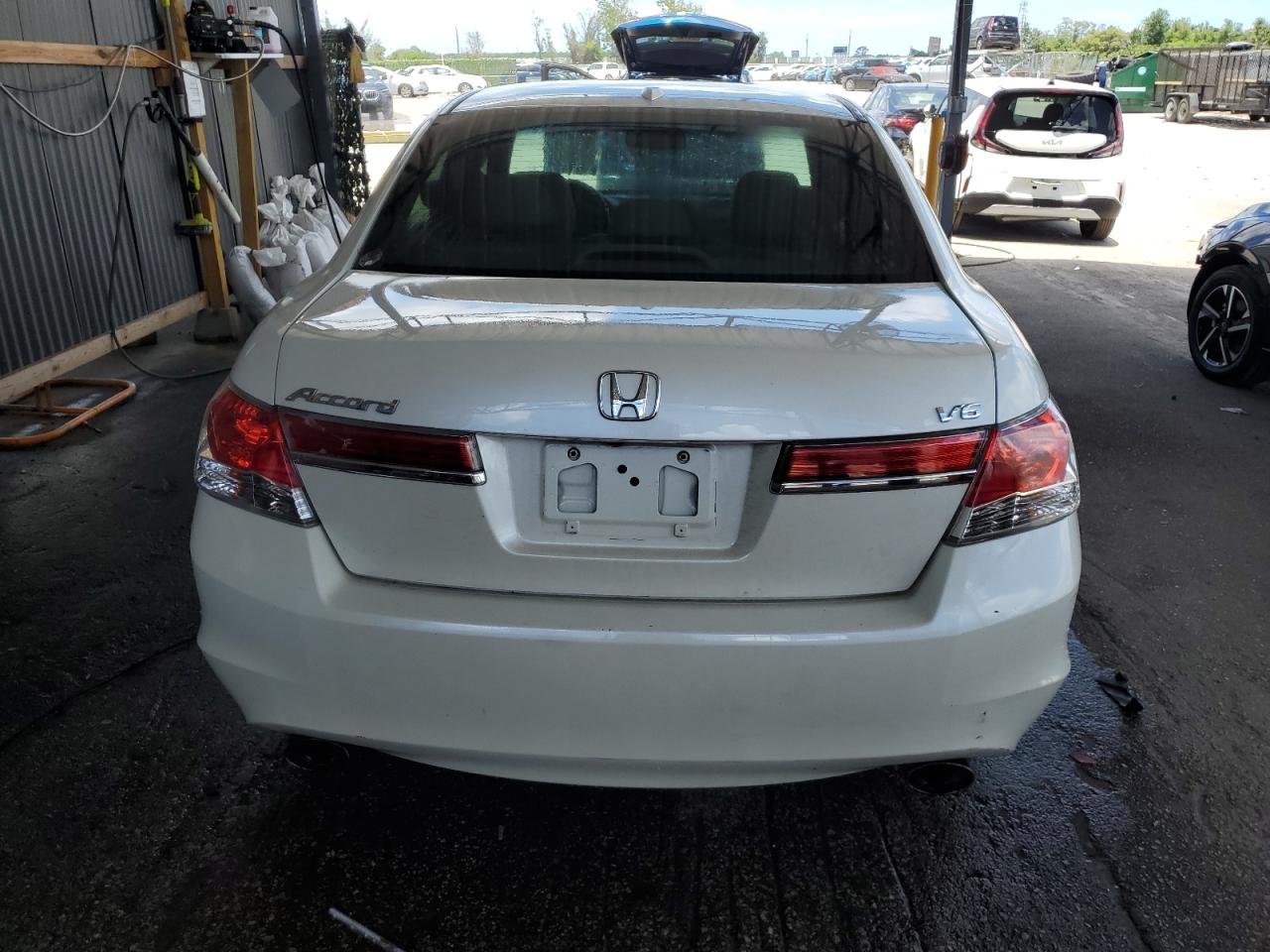 1HGCP3F81BA004807 2011 Honda Accord Exl