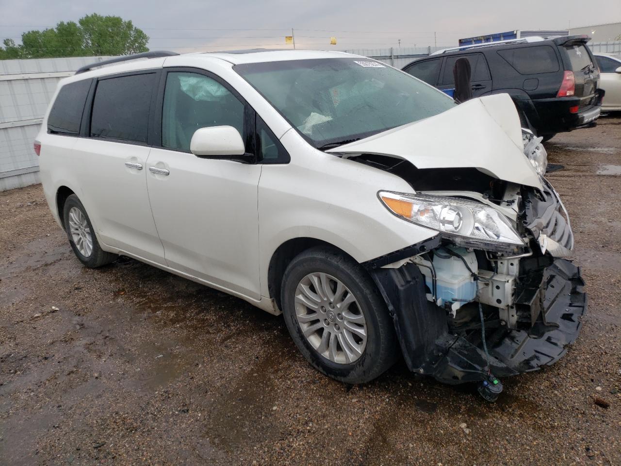 2017 Toyota Sienna Xle vin: 5TDYZ3DC6HS850271