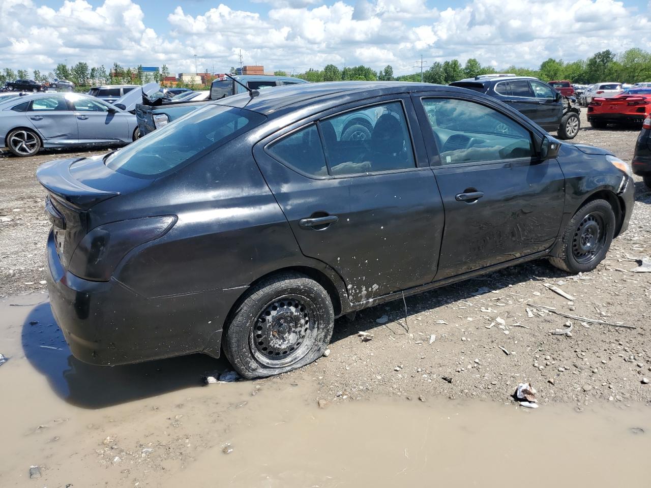 Lot #2921498777 2018 NISSAN VERSA S