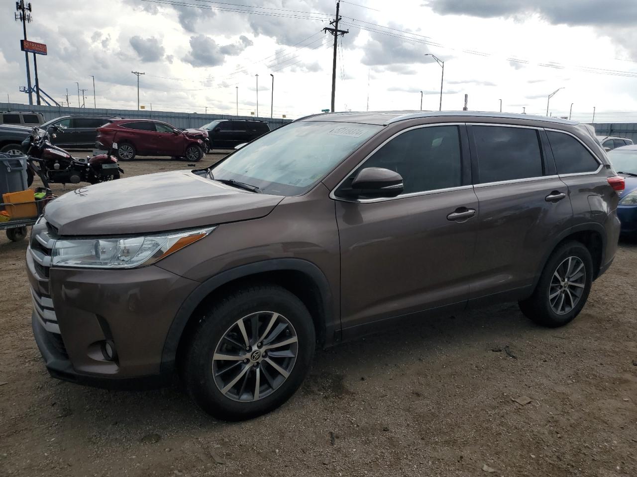 5TDKZRFH0KS367044 2019 Toyota Highlander Se