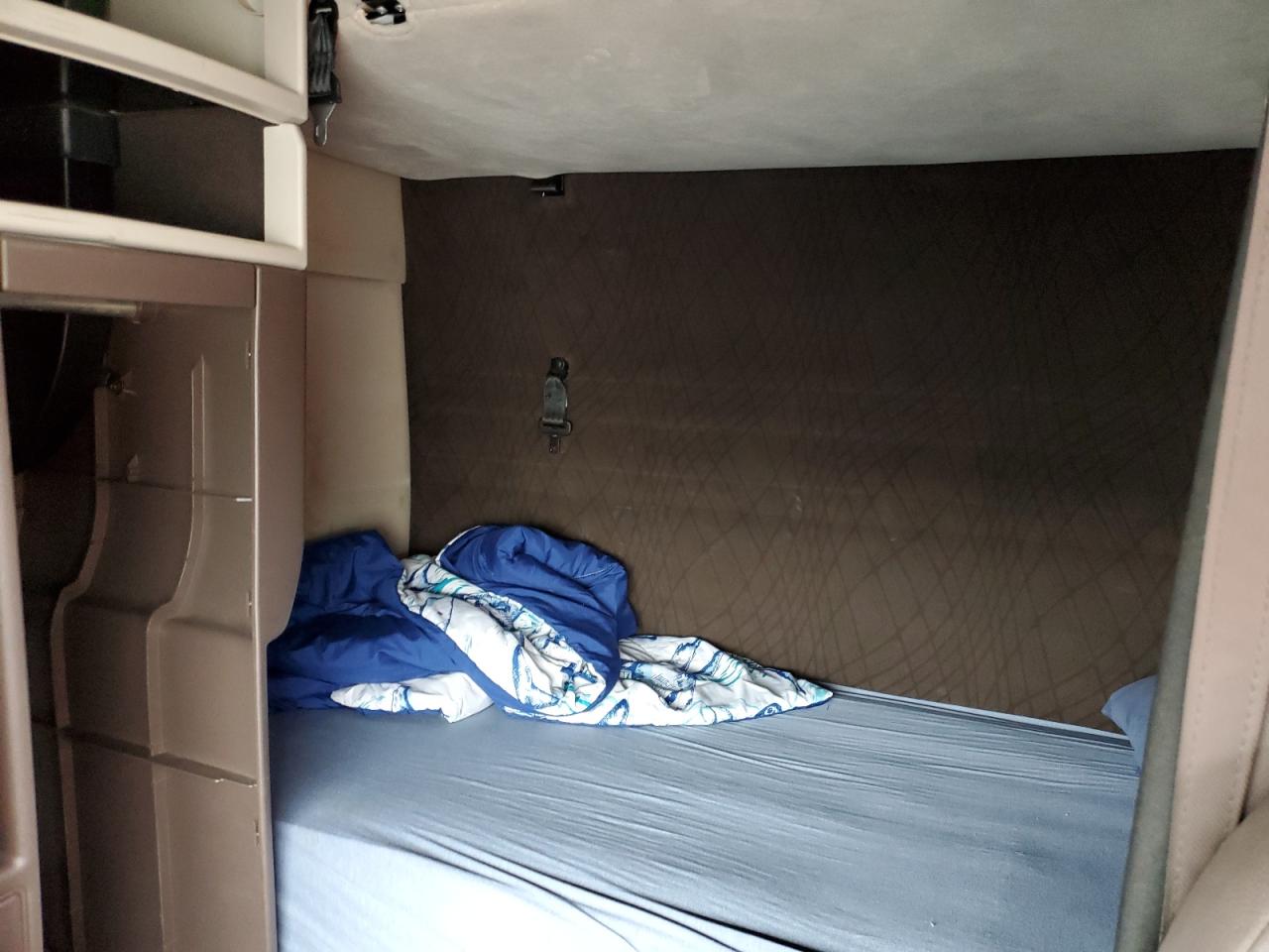 4V4NC9EH9HN982937 2017 Volvo Vn Vnl