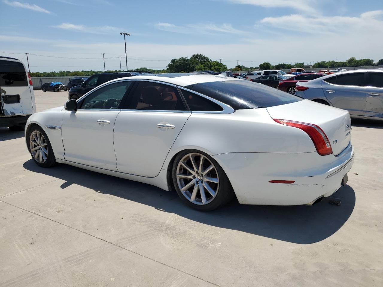 2013 Jaguar Xj vin: SAJWA1C75D8V55542