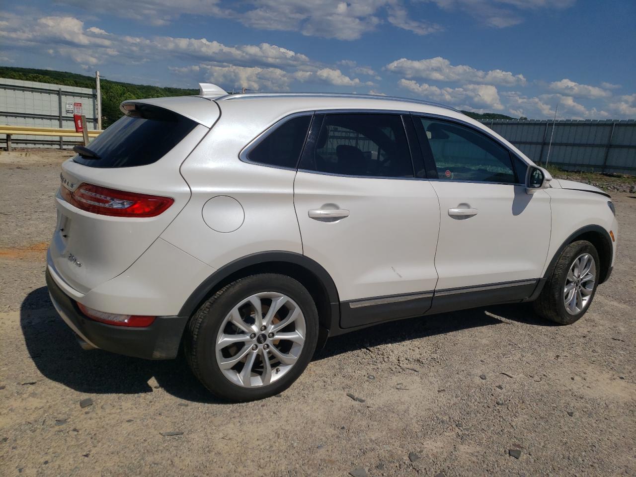 Lot #2945560195 2017 LINCOLN MKC SELECT