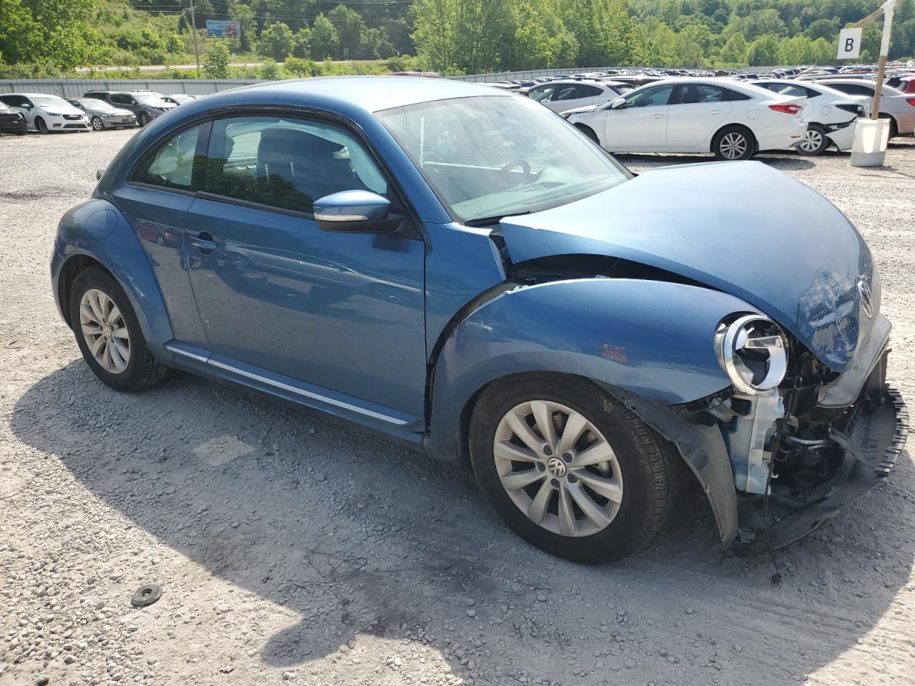 3VWFD7AT2KM714984 2019 Volkswagen Beetle S