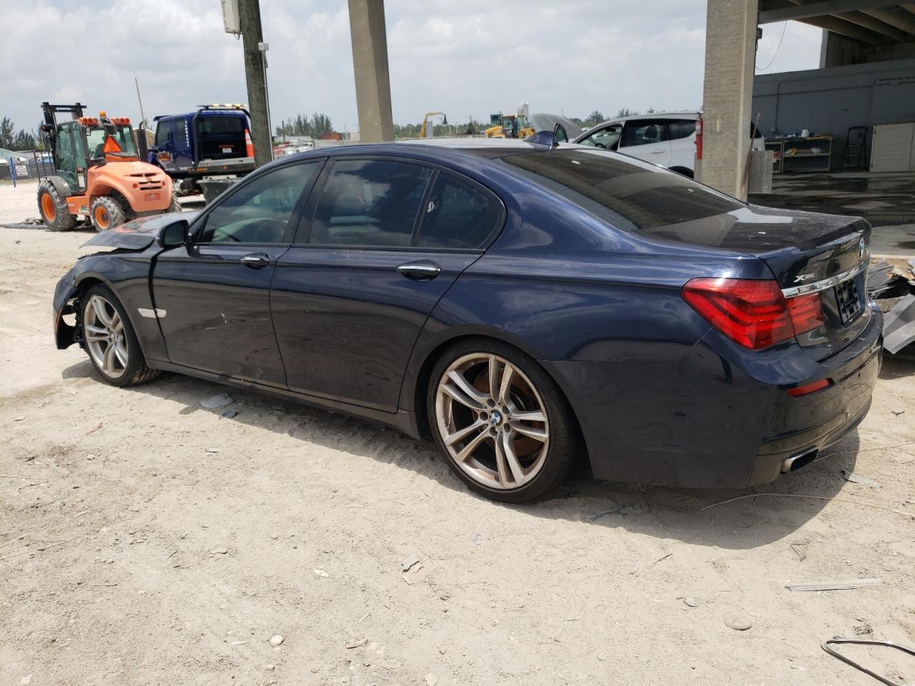 2014 BMW 750 Xi vin: WBAYB6C59ED224906