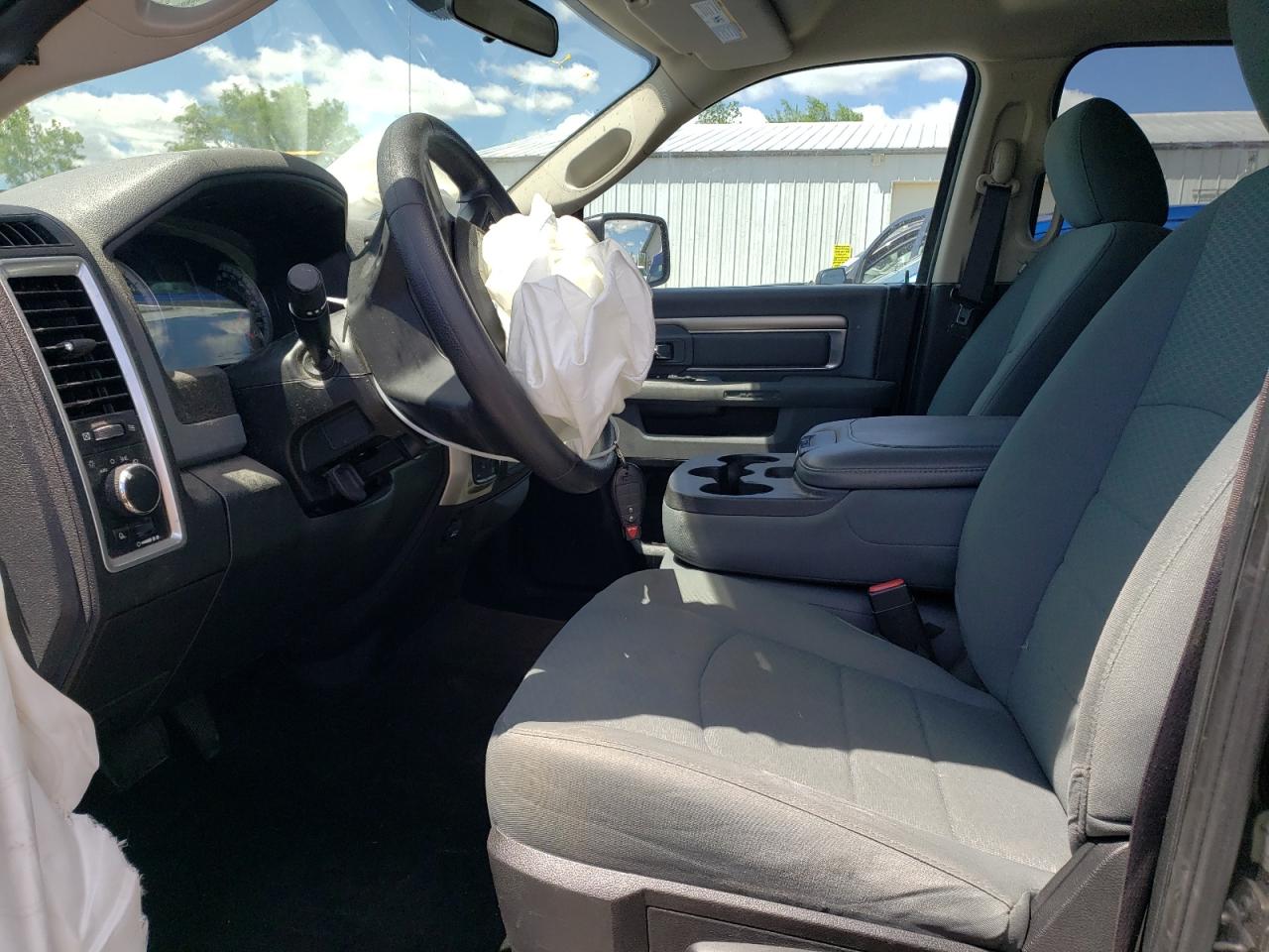 1C6RR7TT0HS544470 2017 Ram 1500 Slt