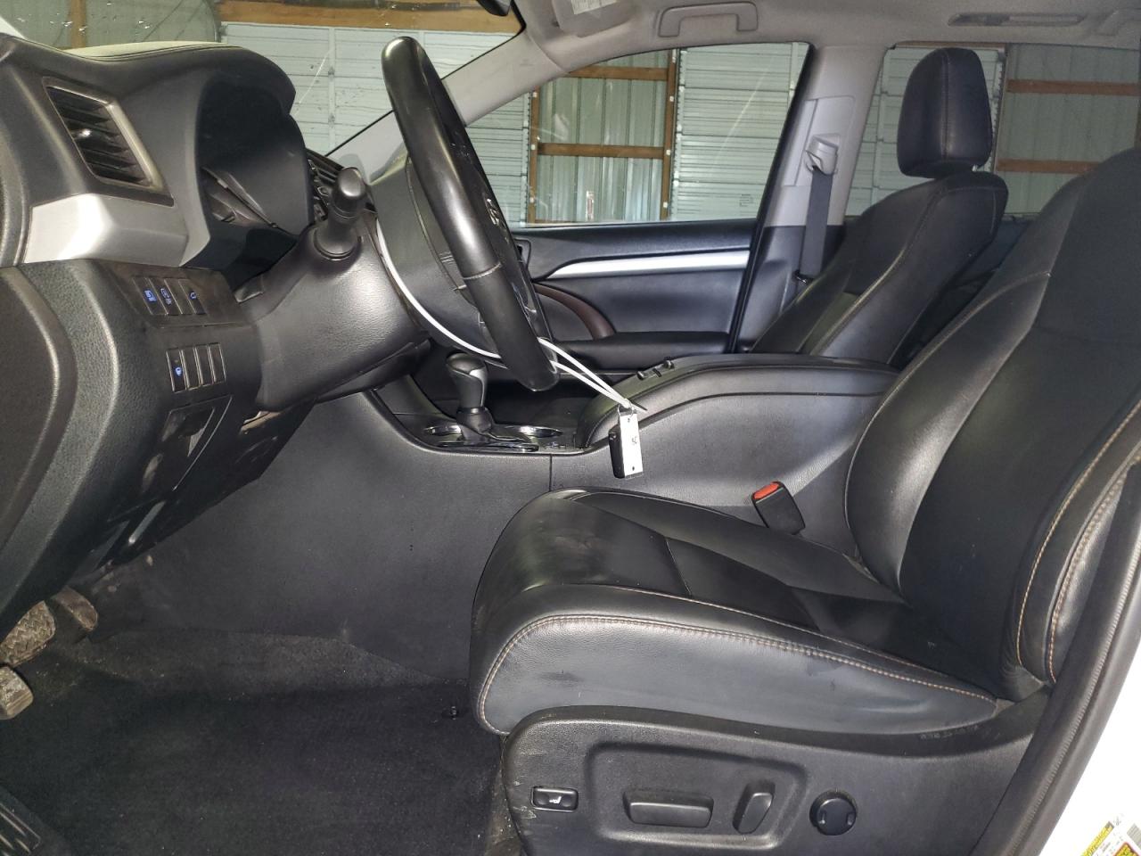 5TDKZRFH8KS566052 2019 Toyota Highlander Se