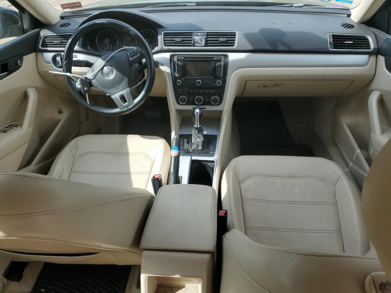 1VWBH7A37CC069688 2012 Volkswagen Passat Se