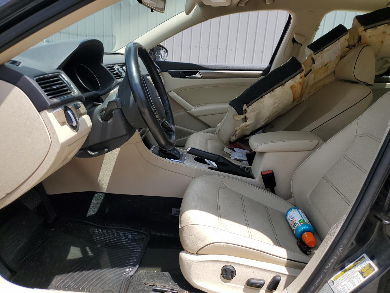 1VWBT7A39HC031868 2017 Volkswagen Passat Se