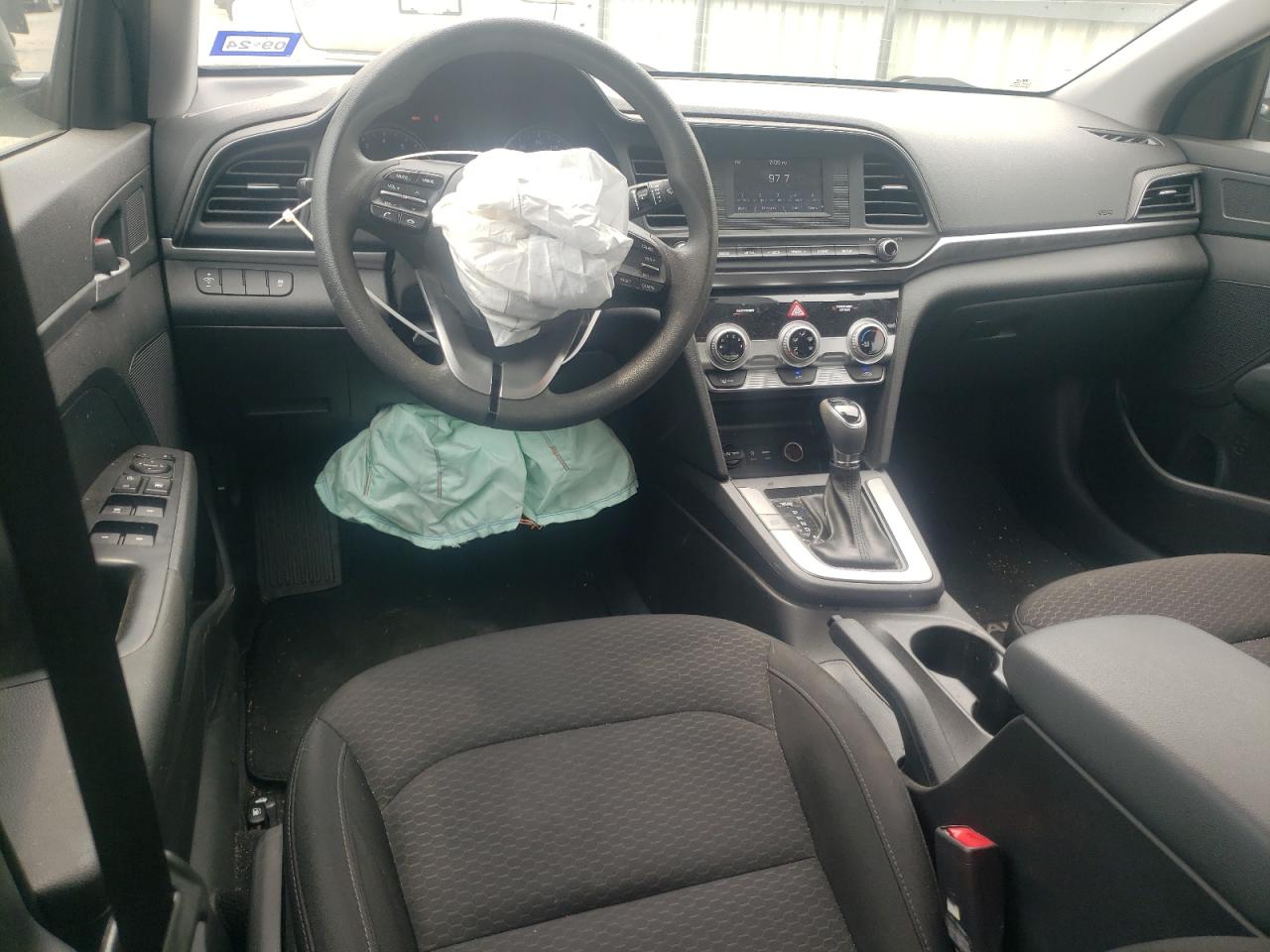 KMHD74LF7KU857850 2019 Hyundai Elantra Se