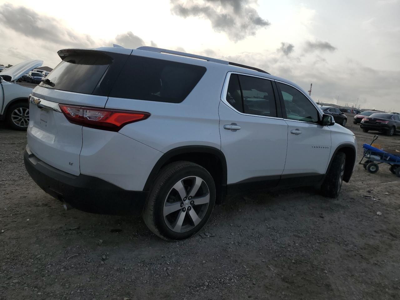 1GNERHKW2JJ160265 2018 Chevrolet Traverse Lt