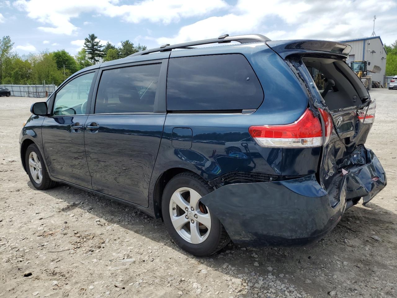 5TDKK3DC5BS026618 2011 Toyota Sienna Le