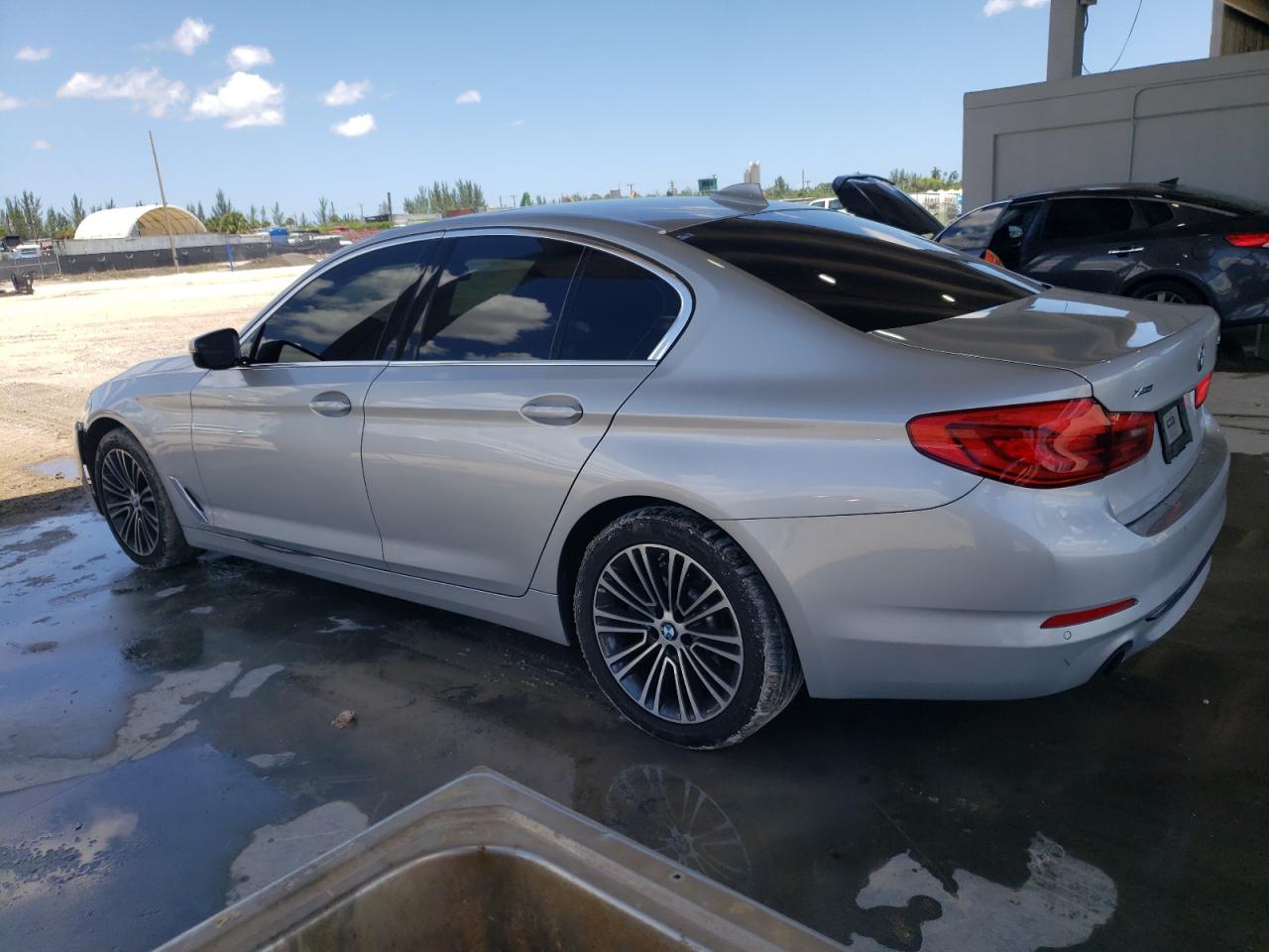 WBAJA7C51KWW22623 2019 BMW 530 Xi