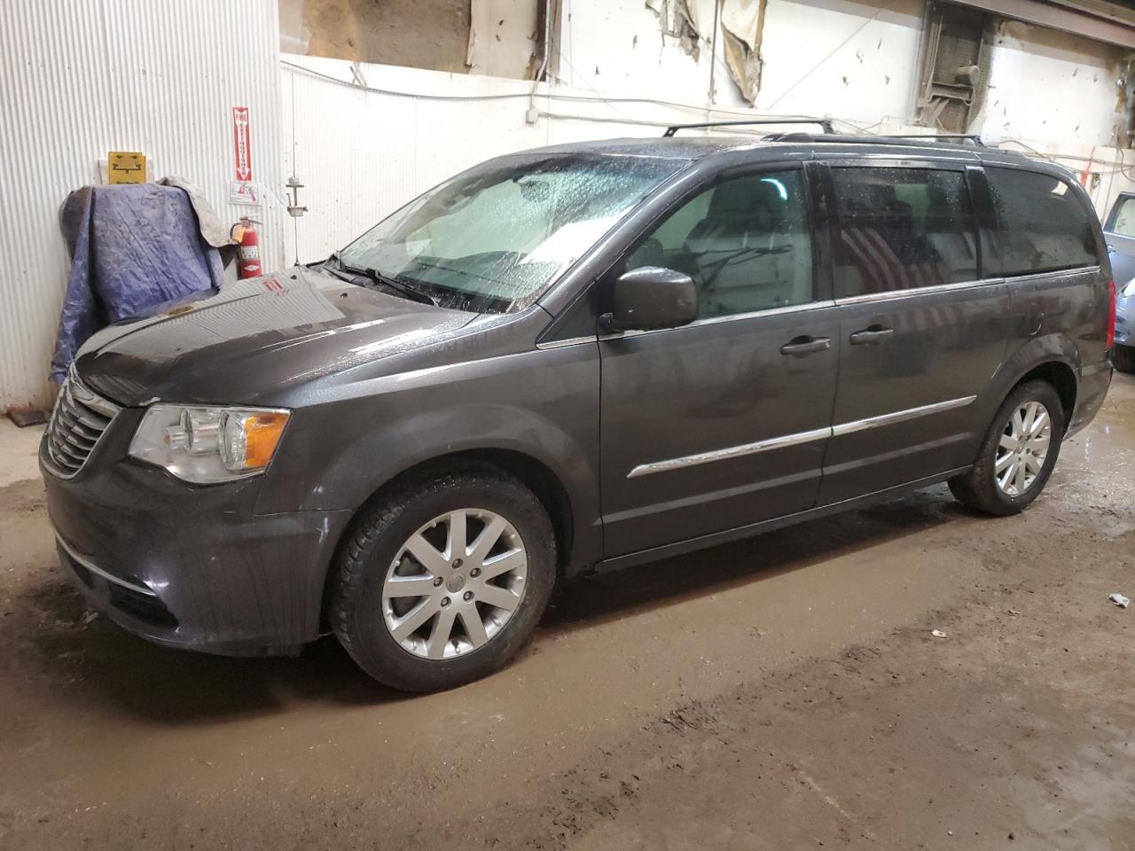  Salvage Chrysler Minivan