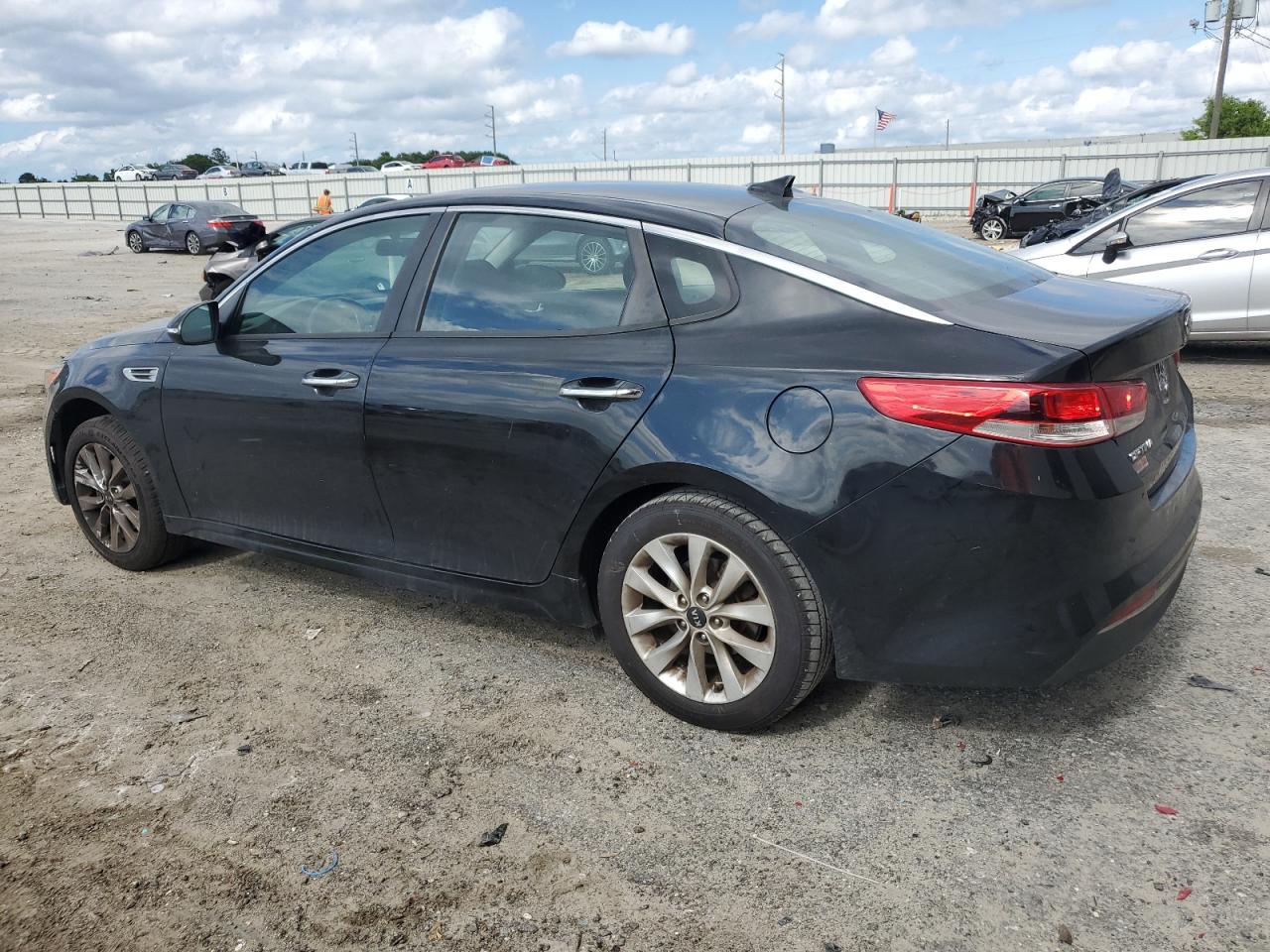 5XXGT4L39HG140884 2017 Kia Optima Lx