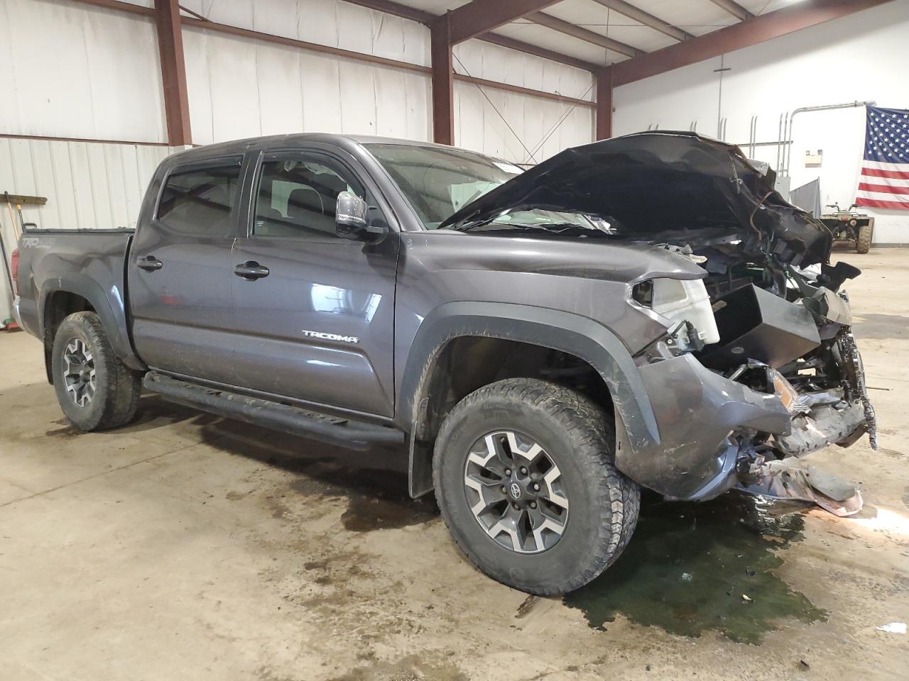 5TFCZ5ANXJX122044 2018 Toyota Tacoma Double Cab