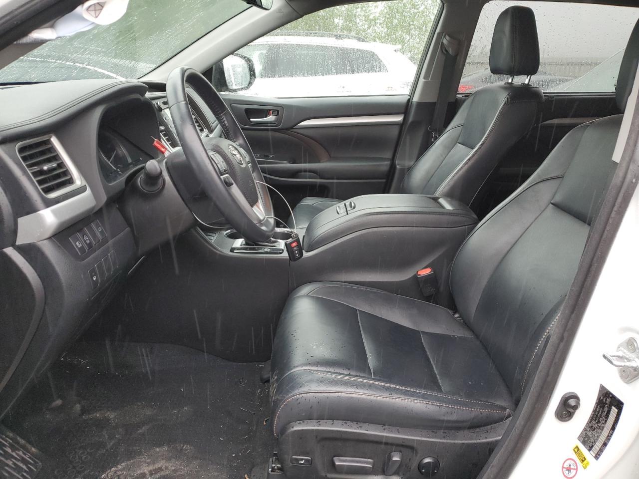 5TDJZRFH5JS556167 2018 Toyota Highlander Se