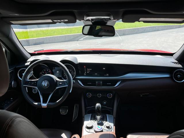 2018 Alfa Romeo Stelvio - Image 9