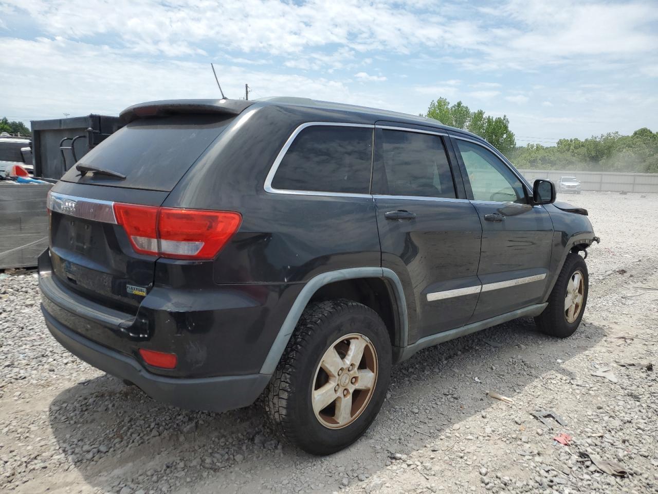 1J4RS4GGXBC617946 2011 Jeep Grand Cherokee Laredo