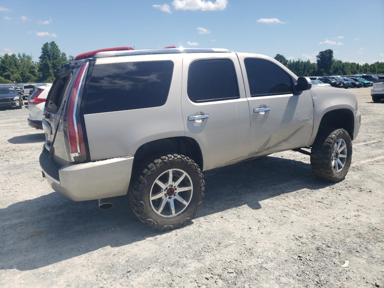 1GKFK63877J257934 2007 GMC Yukon Denali