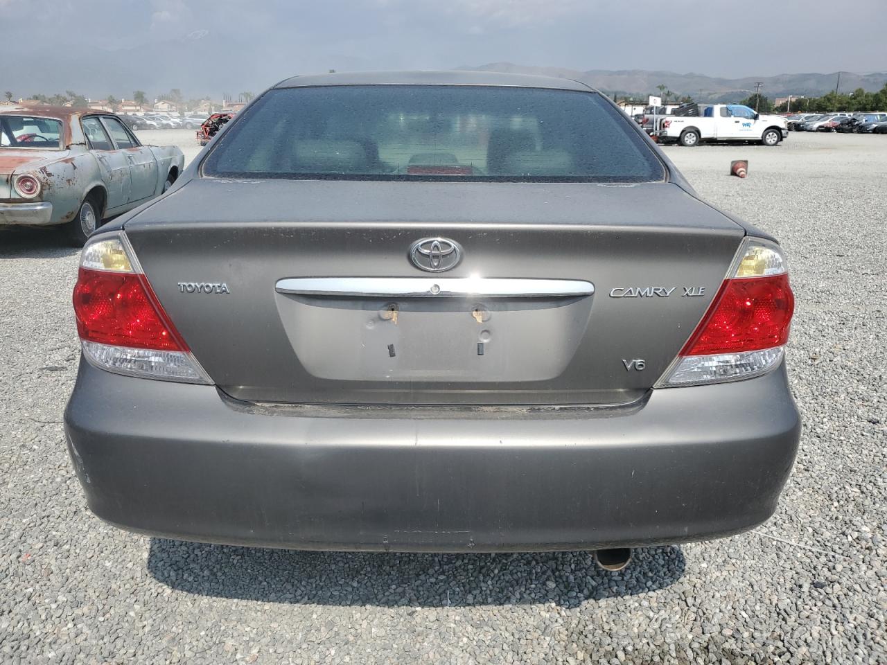 4T1BF32K45U604136 2005 Toyota Camry Le