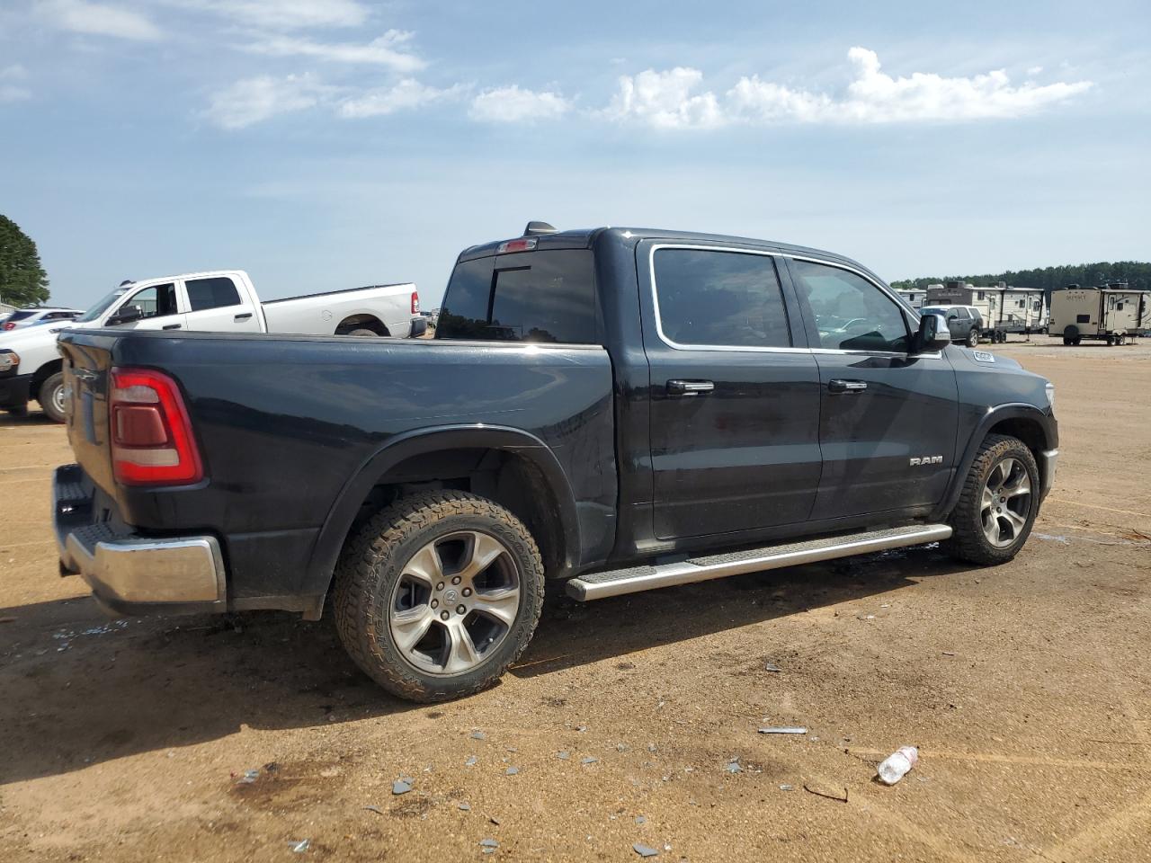 1C6RREJT4KN558112 2019 Ram 1500 Laramie