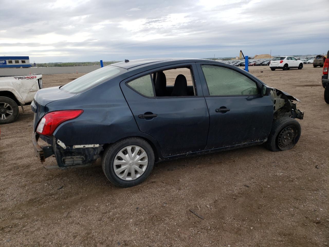 2017 Nissan Versa S vin: 3N1CN7AP8HL879932