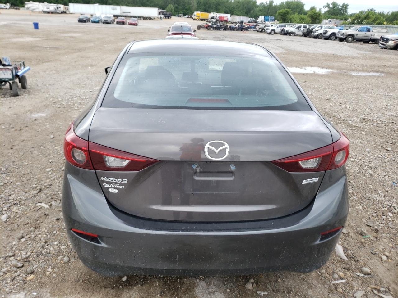 3MZBN1U74JM238789 2018 Mazda 3 Sport