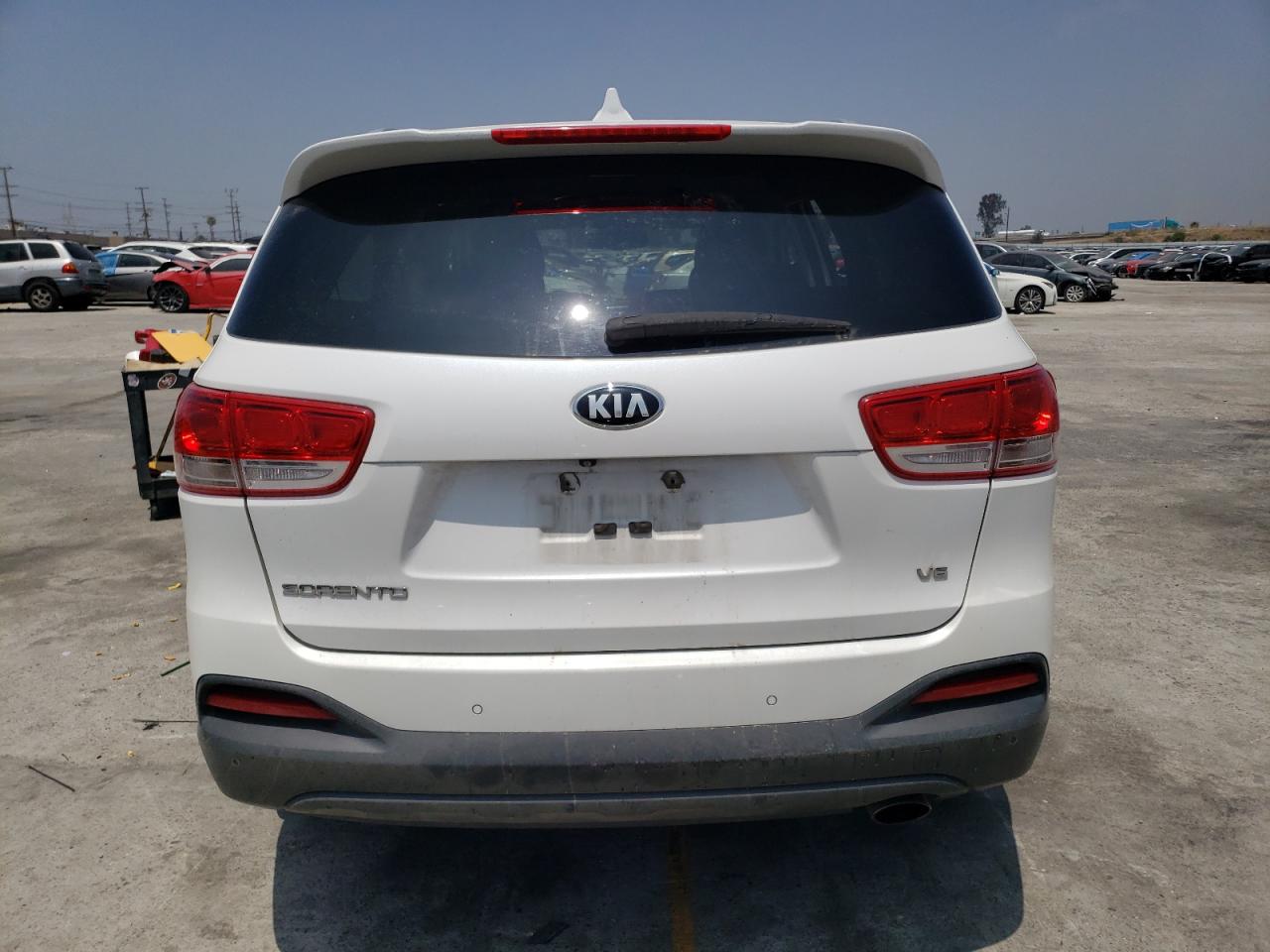 5XYPG4A54GG108945 2016 Kia Sorento Lx