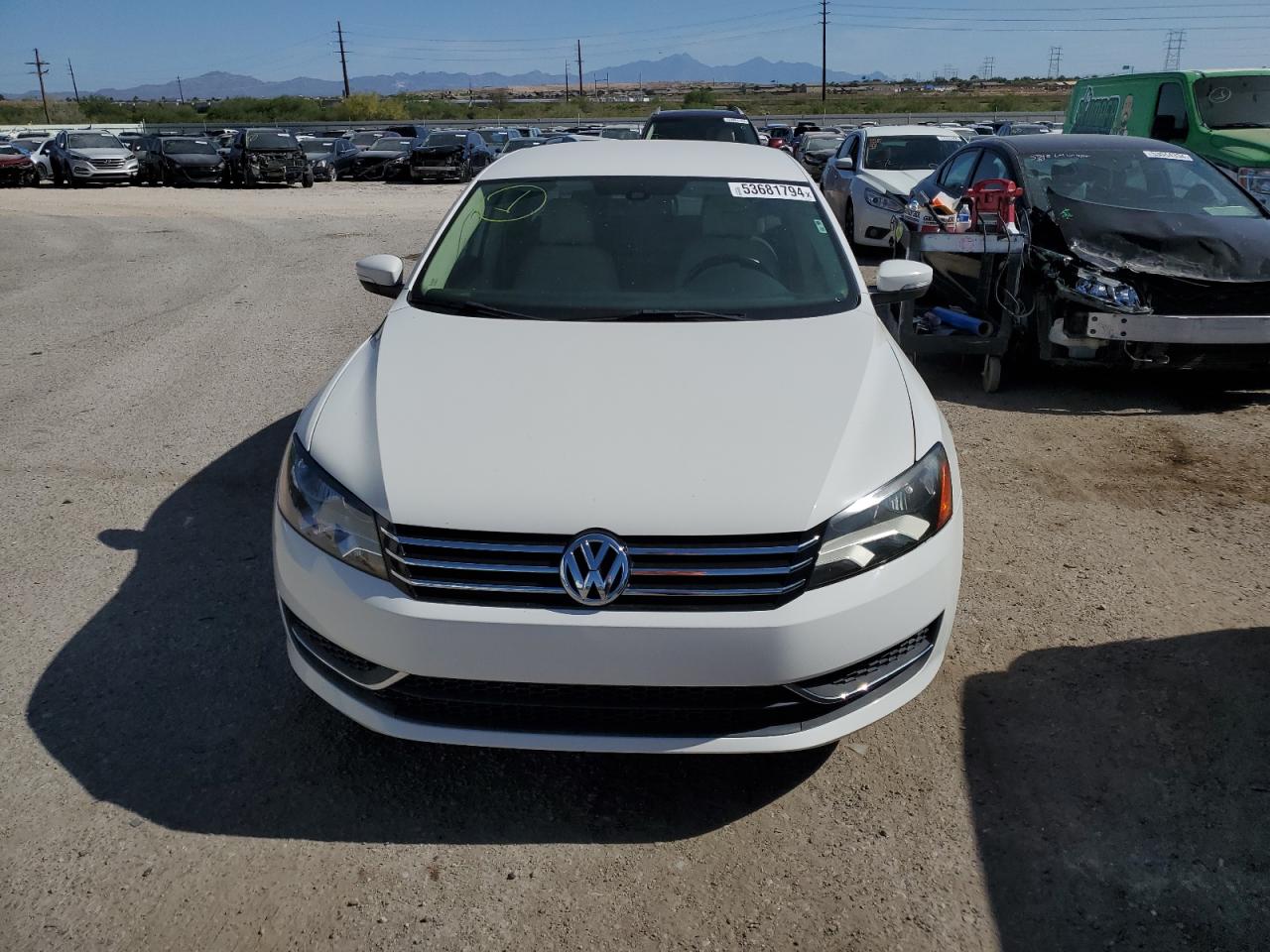 1VWBP7A32DC051555 2013 Volkswagen Passat Se