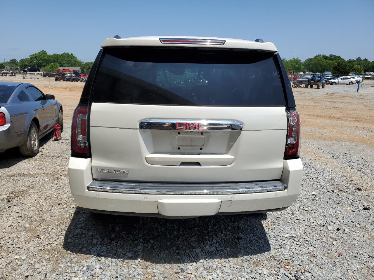 1GKS1CKJ8FR139217 2015 GMC Yukon Denali