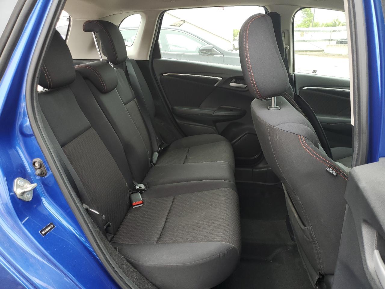 3HGGK5H66JM700359 2018 Honda Fit Sport