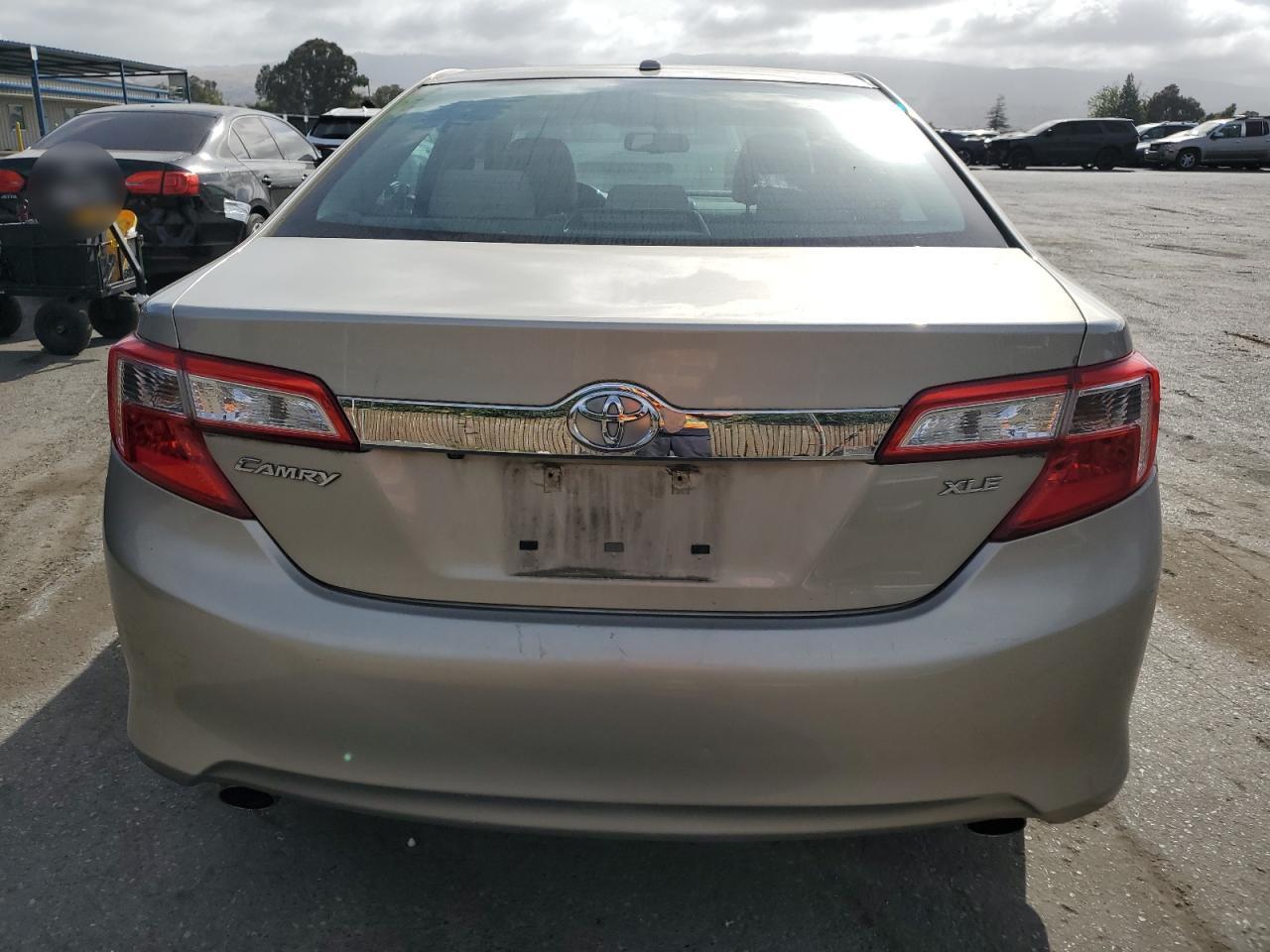 4T1BK1FKXEU025372 2014 Toyota Camry Se