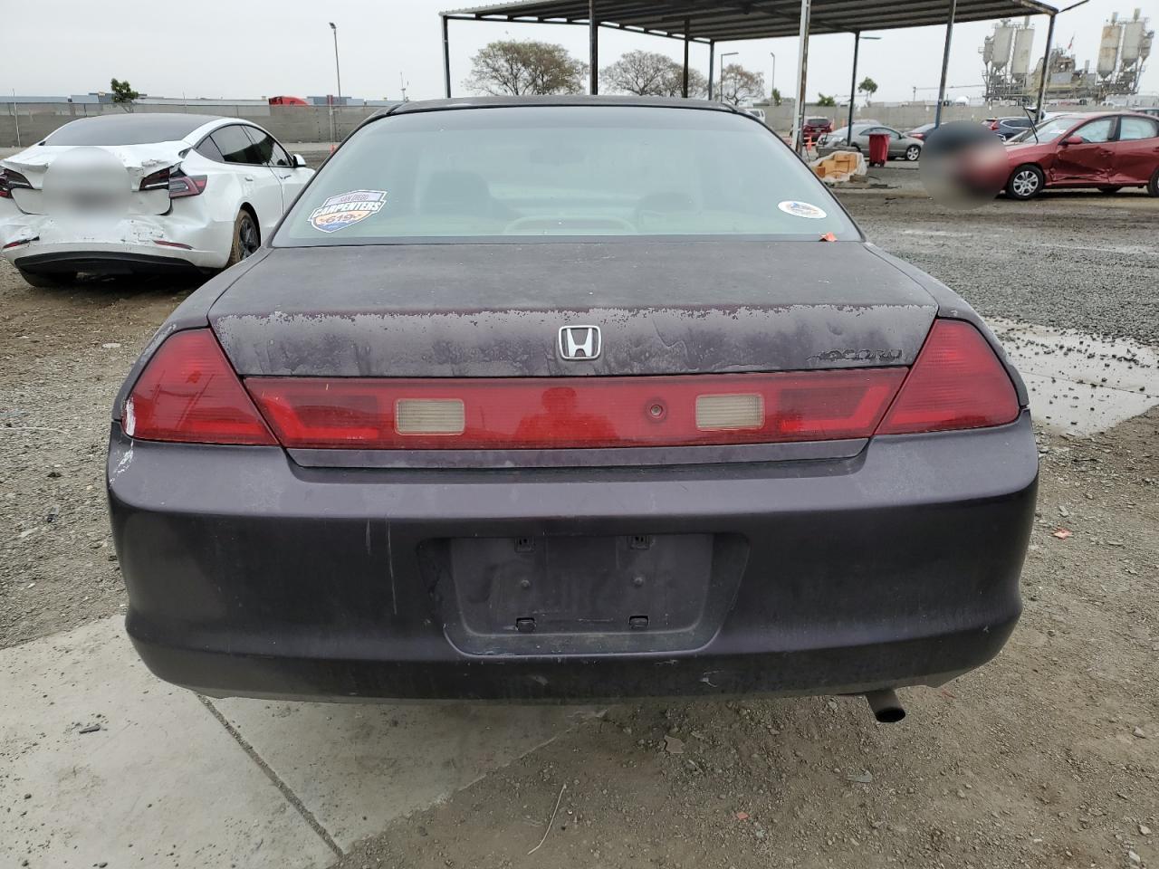 1HGCG3272XA013861 1999 Honda Accord Ex