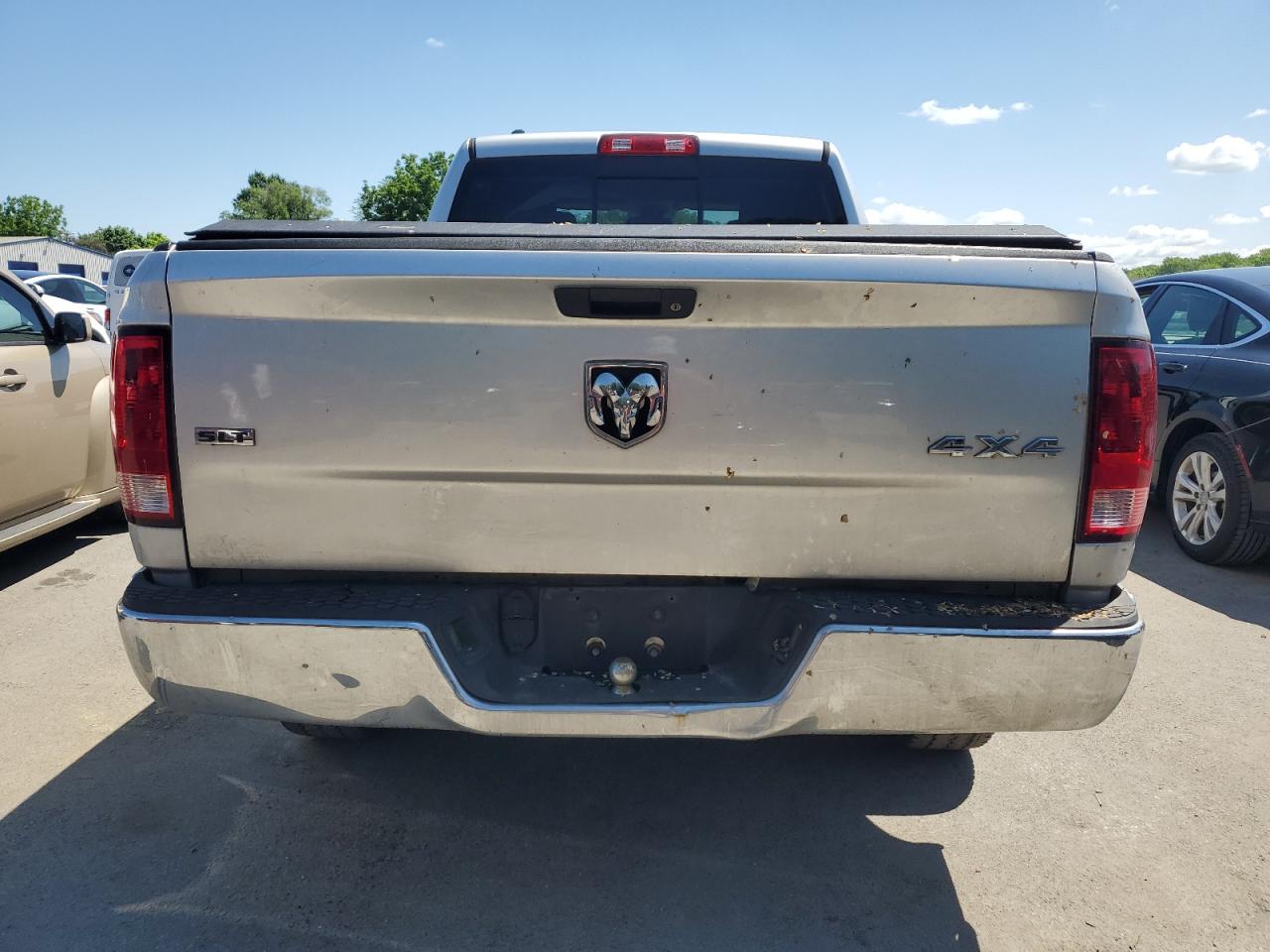 1C6RR7GT1DS697167 2013 Ram 1500 Slt