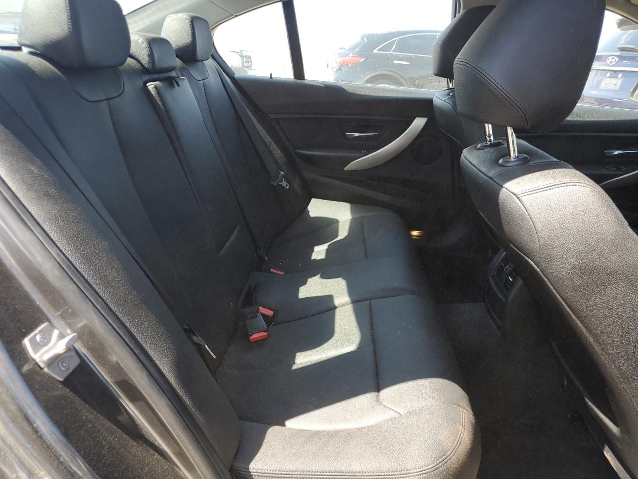 WBA8E1G53HNU13098 2017 BMW 320 I